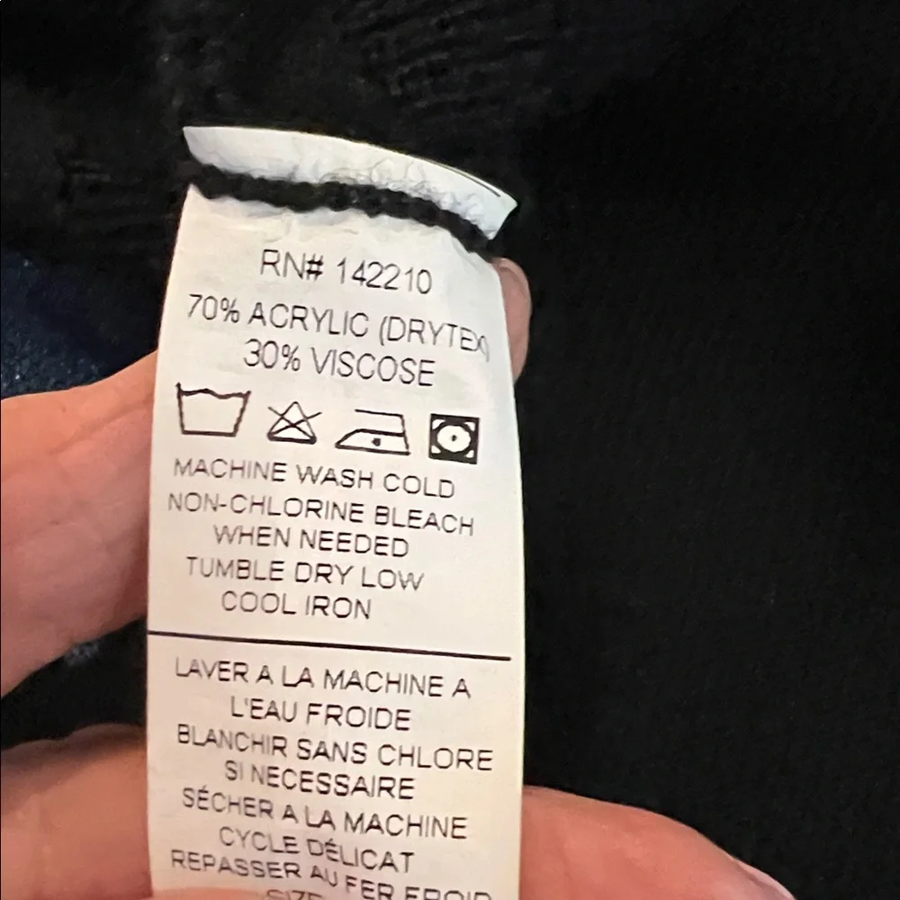 Black Oversized Sweater with Pockets - Picture 5 of 5